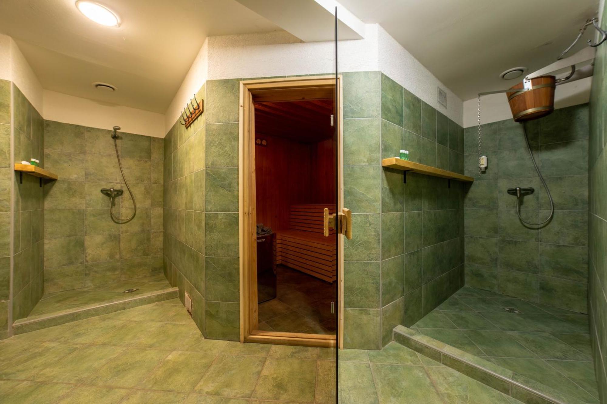 Hotel Liptov Holiday *** Liptovsky Trnovec Ngoại thất bức ảnh