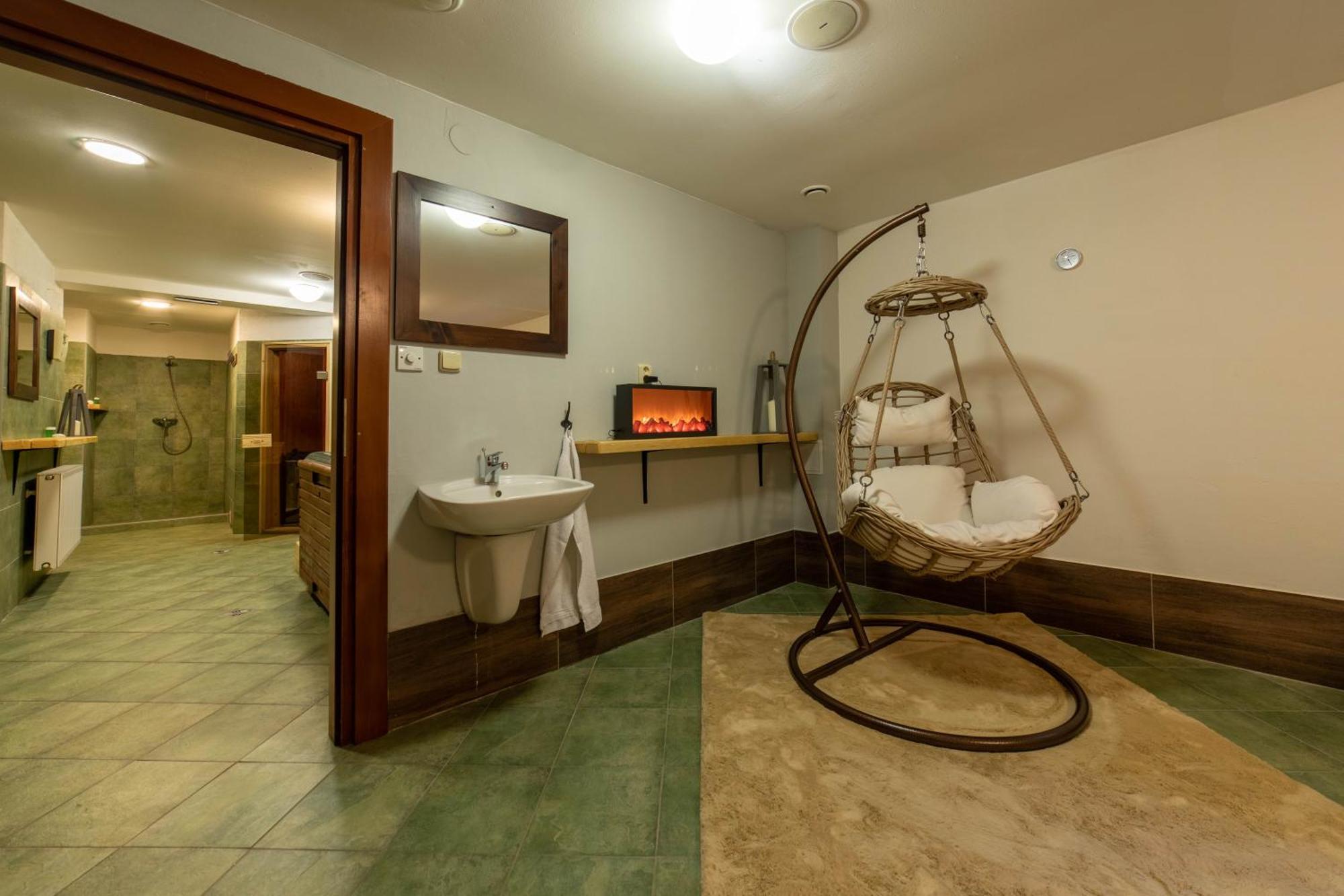 Hotel Liptov Holiday *** Liptovsky Trnovec Ngoại thất bức ảnh